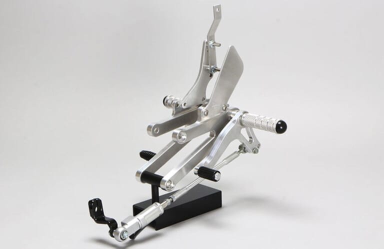 エンデュランス|'20 CBR250RRバックステップキット【レース専用】|’20年12月のおすすめカスタムパーツ×8選〈リゾマ|アクティブ|ノジマ etc.〉