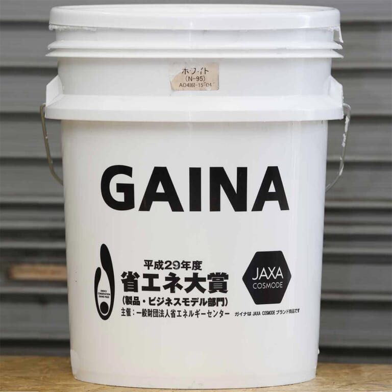 宇宙開発技術を応用した多機能性塗料「ガイナ」|宇宙開発技術を応用した多機能性塗料「ガイナ」でトランポハイエース内装施工【断熱効果大!】