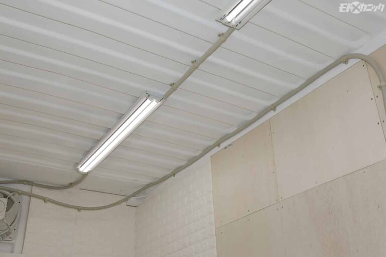 宇宙開発技術を応用した多機能性塗料「ガイナ」|宇宙開発技術を応用した多機能性塗料「ガイナ」でトランポハイエース内装施工【断熱効果大!】