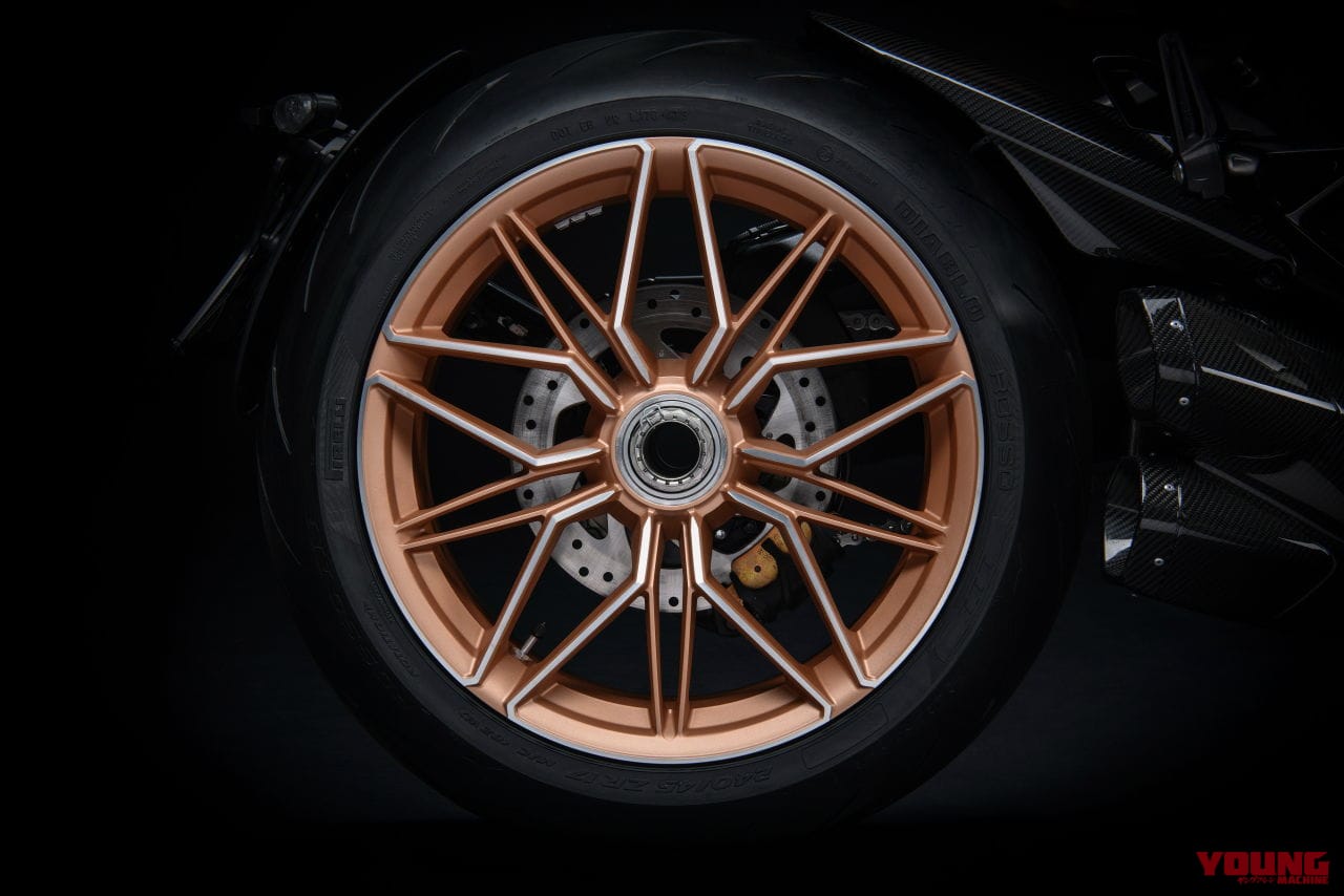 ドゥカティ ディアベル1260ランボルギーニ|ランボルギーニ×ドゥカティが夢のコラボ! 限定630台の「メイドインイタリー」とは