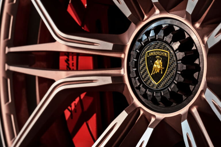 ドゥカティ ディアベル1260ランボルギーニ|ランボルギーニ×ドゥカティが夢のコラボ! 限定630台の「メイドインイタリー」とは