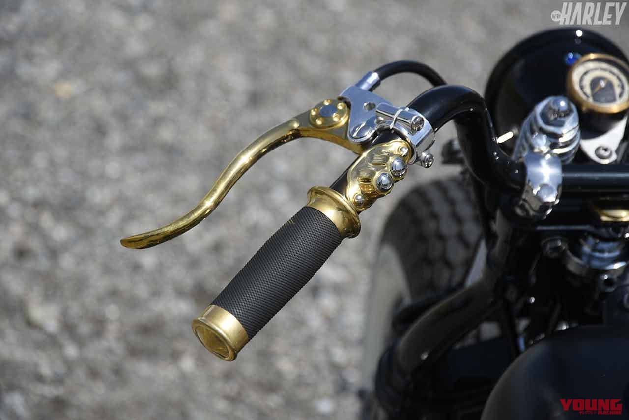 |女性ライダー向けのコンパクトなハーレークラシックボバーカスタム〈遠藤自動車サービス〉