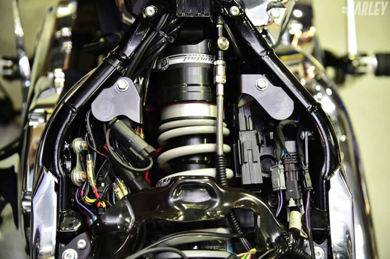 TRIJYA ハイドロミック油圧サスペンション M8ソフテイル用|パインバレー