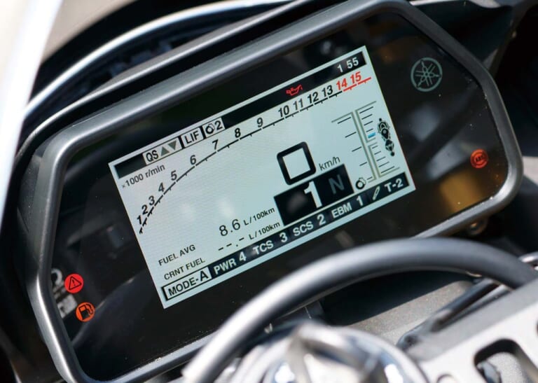 ヤマハYZF-R1/M|メーターパネル|YZF-R1/M vs CBR1000RR-R/SP 令和HYバトル〈#1 スペック編〉