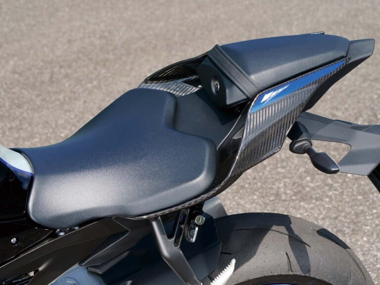 YAMAHA YZF-R1/M|シートカウル|YZF-R1/M vs CBR1000RR-R/SP 令和HYバトル〈#1 スペック編〉