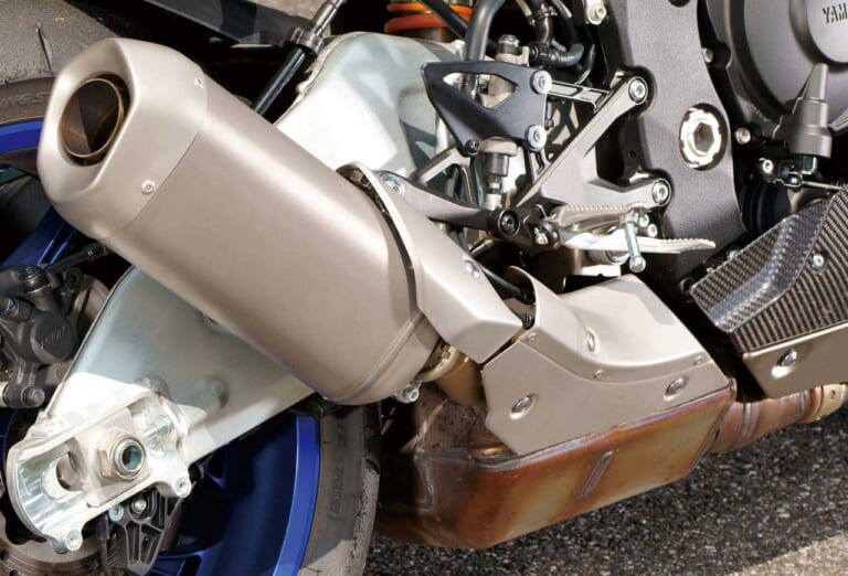 ヤマハYZF-R1/M|マフラー|YZF-R1/M vs CBR1000RR-R/SP 令和HYバトル〈#1 スペック編〉
