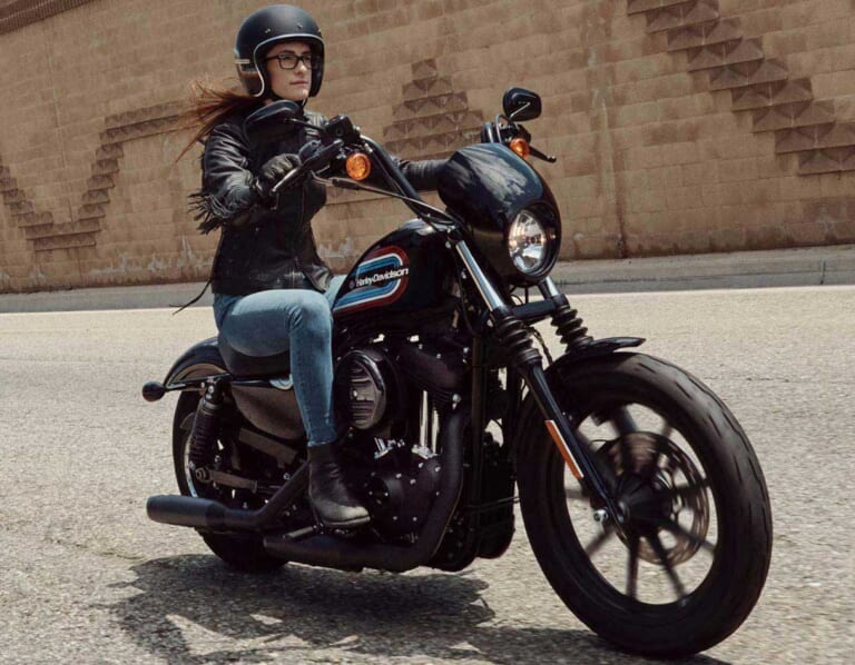 ハーレーダビッドソン アイアン1200|次期排ガス規制クリア? 絶版? ’20-’21新車バイク動向予想〈大型ツアラーモデル編〉