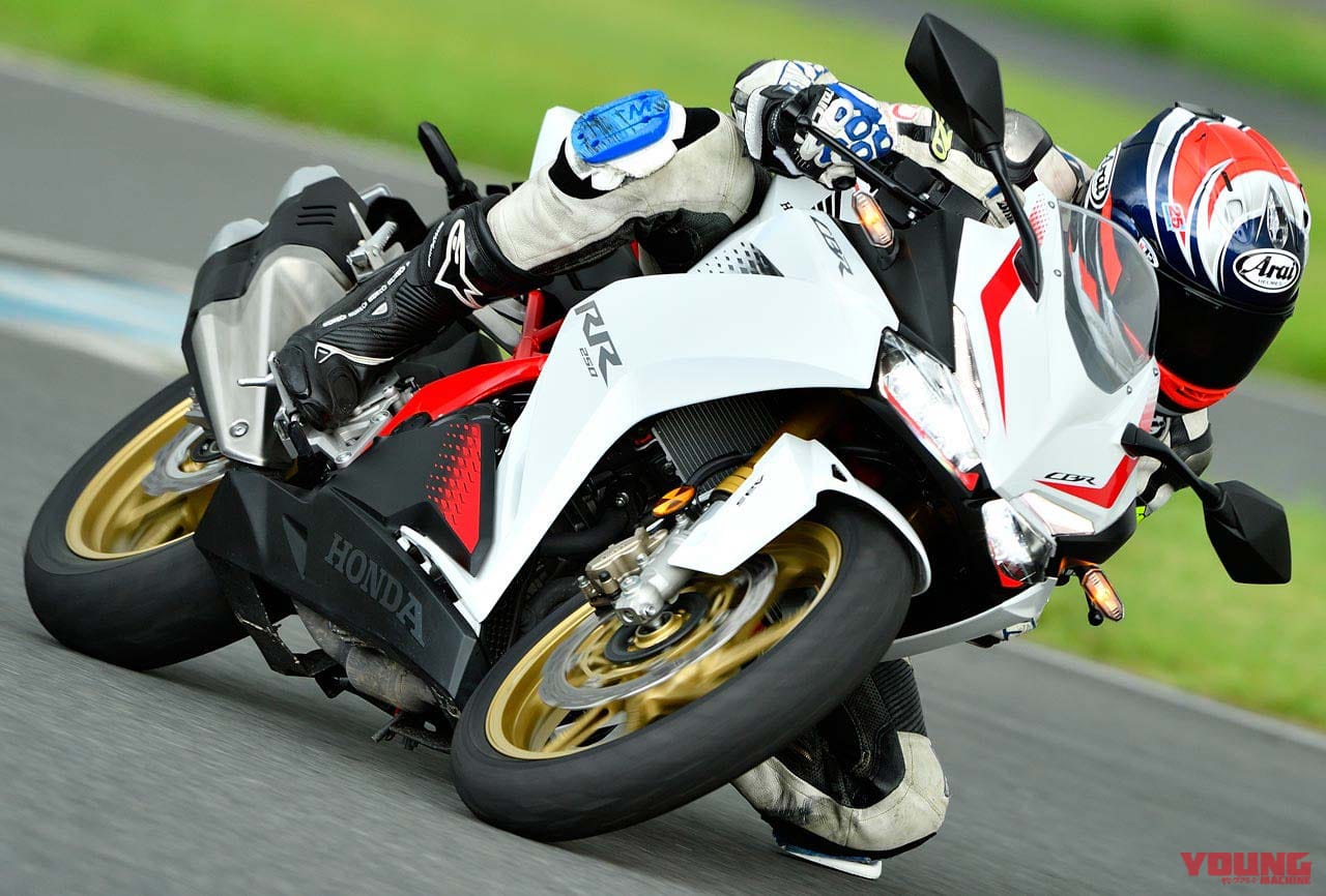 ホンダCBR250RR新旧サーキット対決|ホンダCBR250RR新旧サーキット対決【+3ps&オートシフターの実力はいかに?!】