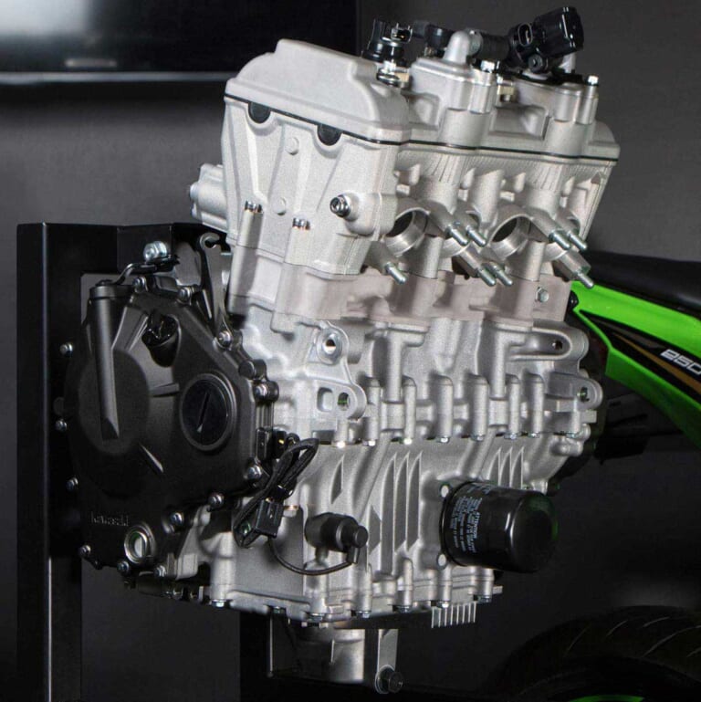 KAWASAKI Ninja ZX-25R|ニンジャZX-25R実測対決・ライバル3番勝負#1【最新鋭4気筒250ccの実力を検証】