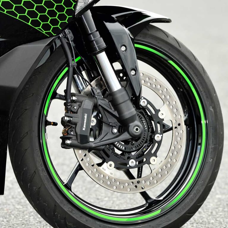 KAWASAKI Ninja ZX-25R|ニンジャZX-25R実測対決・ライバル3番勝負#1【最新鋭4気筒250ccの実力を検証】