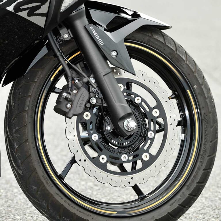 KAWASAKI Ninja 250|ニンジャZX-25R実測対決・ライバル3番勝負#1【最新鋭4気筒250ccの実力を検証】