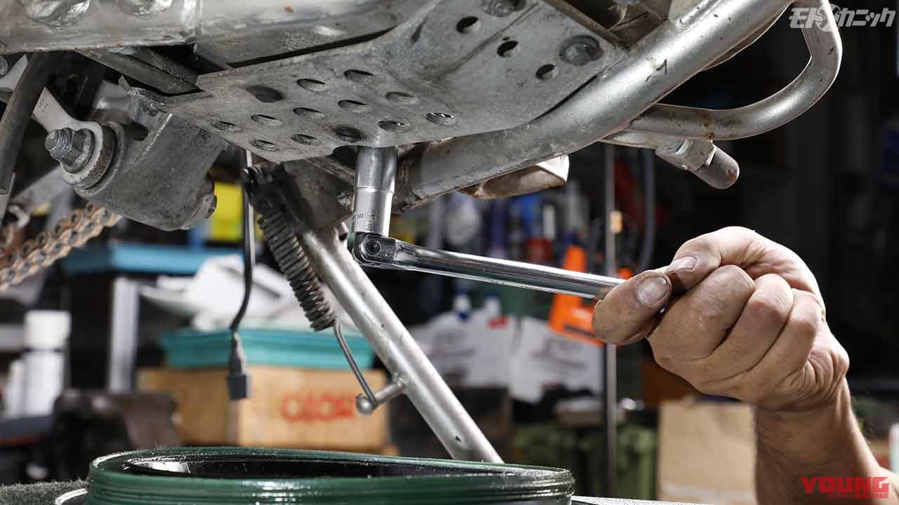 ヤマルーブを活用したエンジンオイル交換 各種ケーブル注油で中古車快調メンテナンス Webヤングマシン 最新バイク情報 ヤマルーブを活用したエンジンオイル交換 各種ケーブル注油で中古車快調メンテナンス Webヤングマシン 最新バイク情報