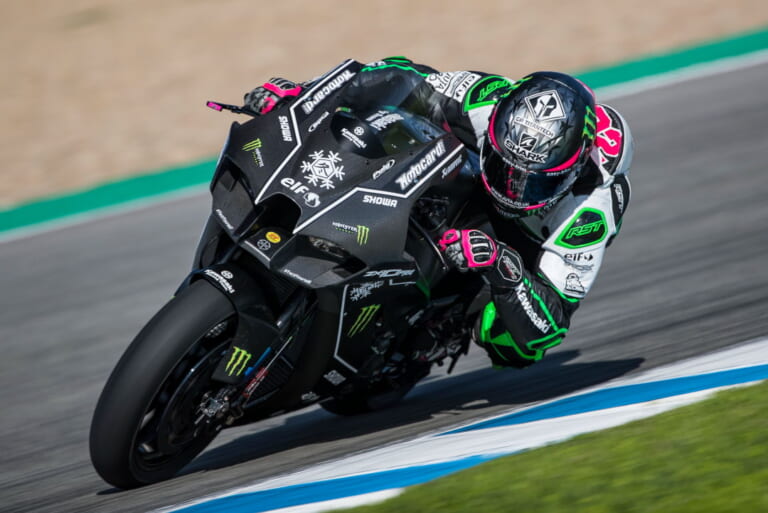 レイ⭐ カワサキ新型「Ninja ZX-10RR」が冬季テストで強さを誇示！ ジョナサン
