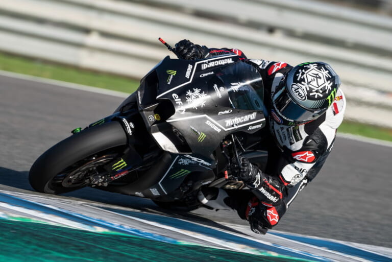 カワサキ新型「Ninja ZX-10RR」が冬季テストで強さを誇示！ ジョナサン