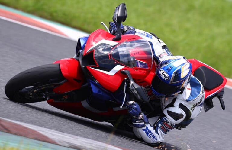'20 HONDA CBR1000RR-R FIREBLADE/SP|次期排ガス規制クリア? 絶版? ’20-’21新車バイク動向予想〈大型スポーツモデル編〉