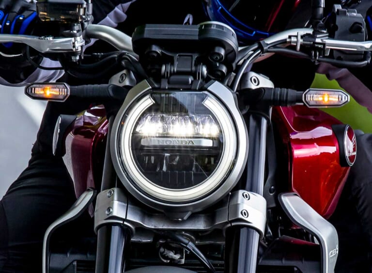 バイク用デイライト=DRL装備が日本国内で解禁に|バイク用デイライト=DRL装備が解禁【個性的な”顔”デザインが国内でも楽しめる】