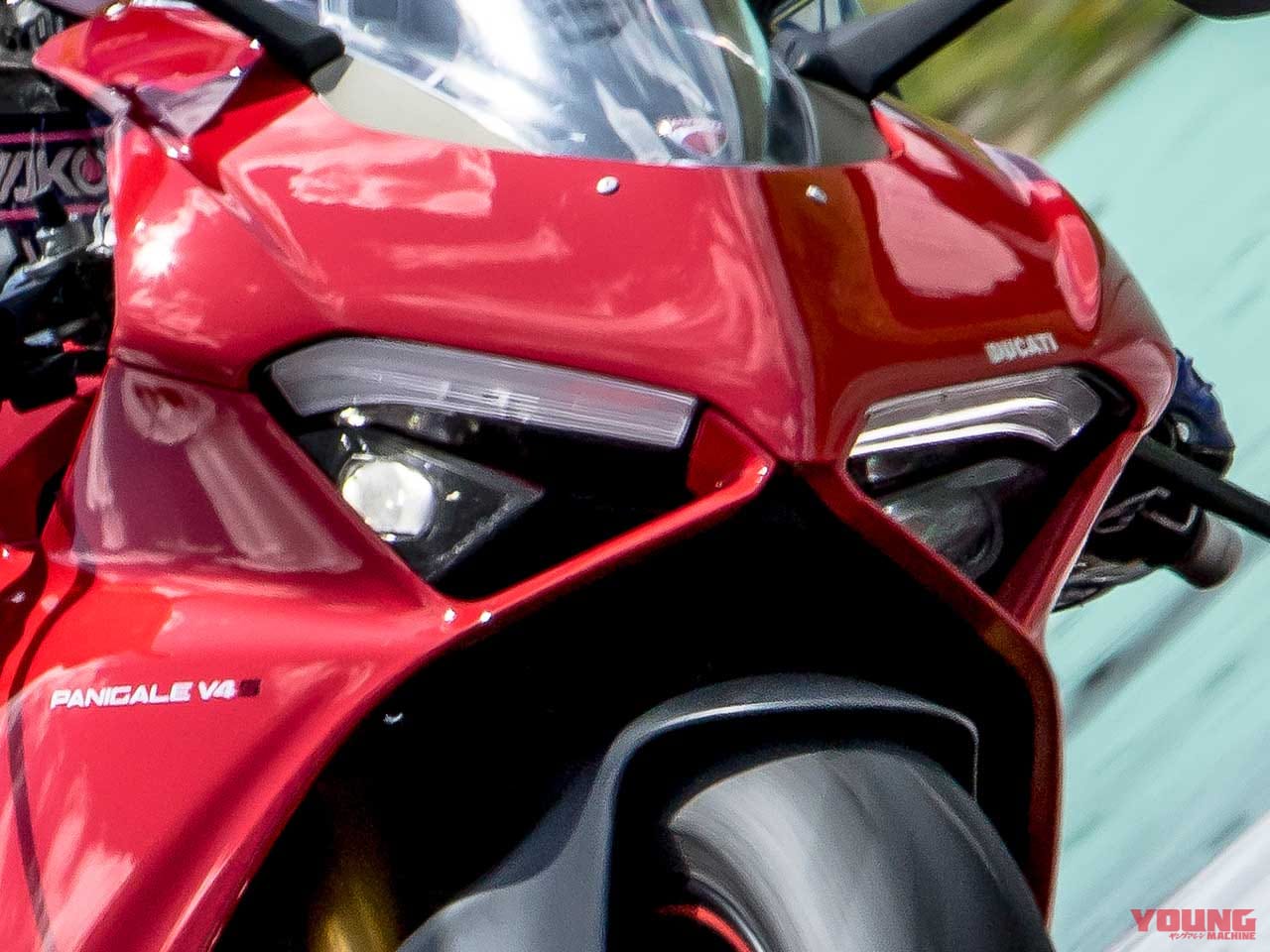 ドゥカティ パニガーレV4シリーズ|バイク用デイライト=DRL装備解禁【ドゥカティ|鮮烈アイブロウがシンボル】