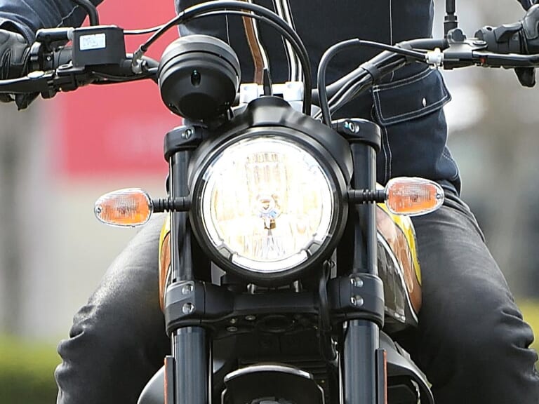 ドゥカティ スクランブラーシリーズ|バイク用デイライト=DRL装備解禁【ドゥカティ|鮮烈アイブロウがシンボル】