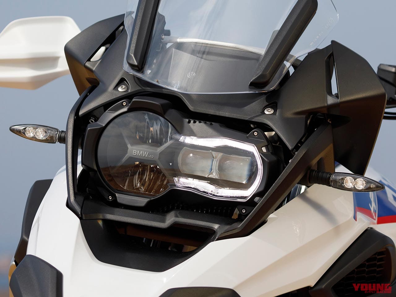 欧州仕様|バイク用デイライト=DRL装備解禁【BMW|キャラに合わせて多種多彩な展開】