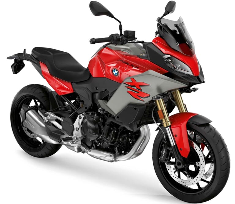 BMW F900XR|バイク用デイライト=DRL装備解禁【BMW|キャラに合わせて多種多彩な展開】