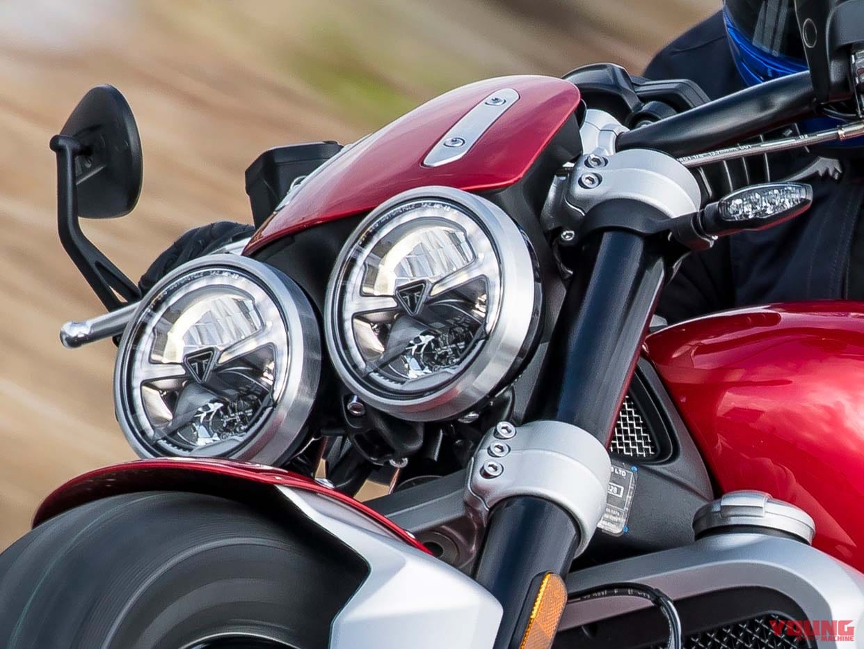 |バイク用デイライト=DRL装備解禁【トライアンフ|半円リングと眉毛が目印】