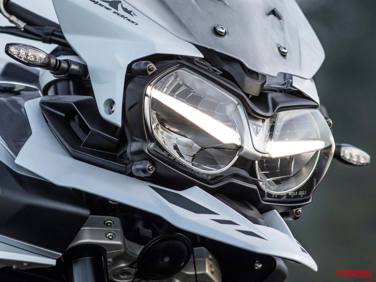 |バイク用デイライト=DRL装備解禁【トライアンフ|半円リングと眉毛が目印】