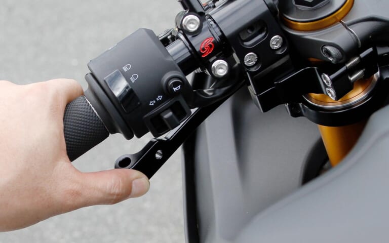 YZF-R25 アクティブカスタム|YZF-R25アクティブカスタム【自由自在にして軽快なハンドリングを獲得】