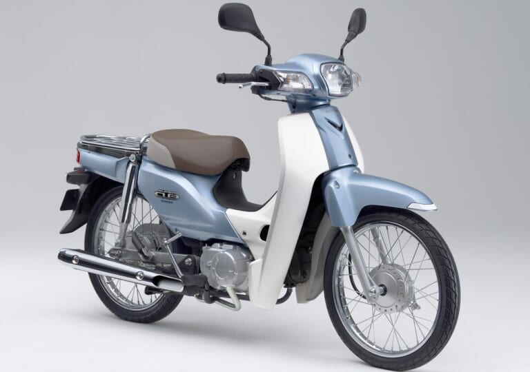 ホンダ スーパーカブ110|岡崎静夏のスーパーカブ110 『天気の子』試乗インプレ【前編|オシャレに乗れるカブ】