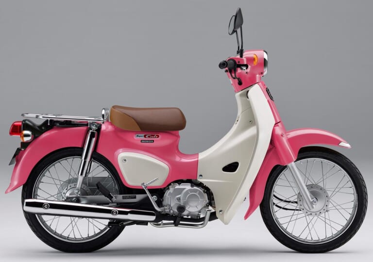 ホンダ スーパーカブ110 『天気の子』ver.|岡崎静夏のスーパーカブ110 『天気の子』試乗インプレ【前編|オシャレに乗れるカブ】