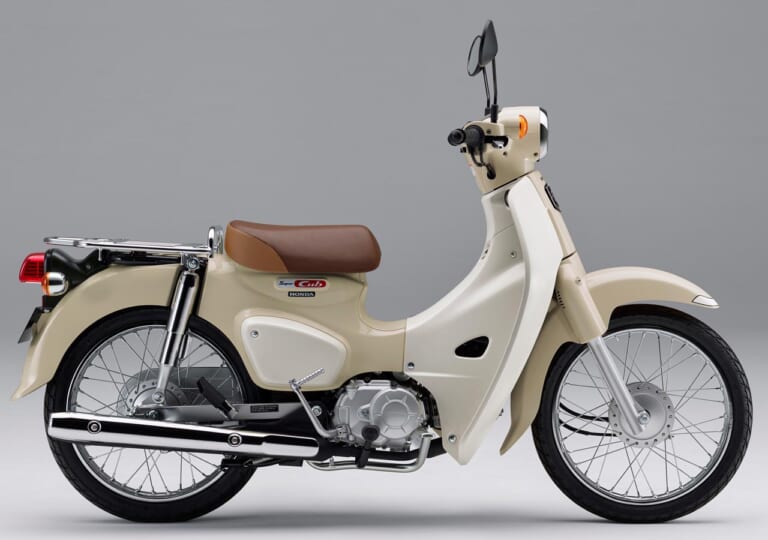 ホンダ スーパーカブ110|岡崎静夏のスーパーカブ110 『天気の子』試乗インプレ【前編|オシャレに乗れるカブ】