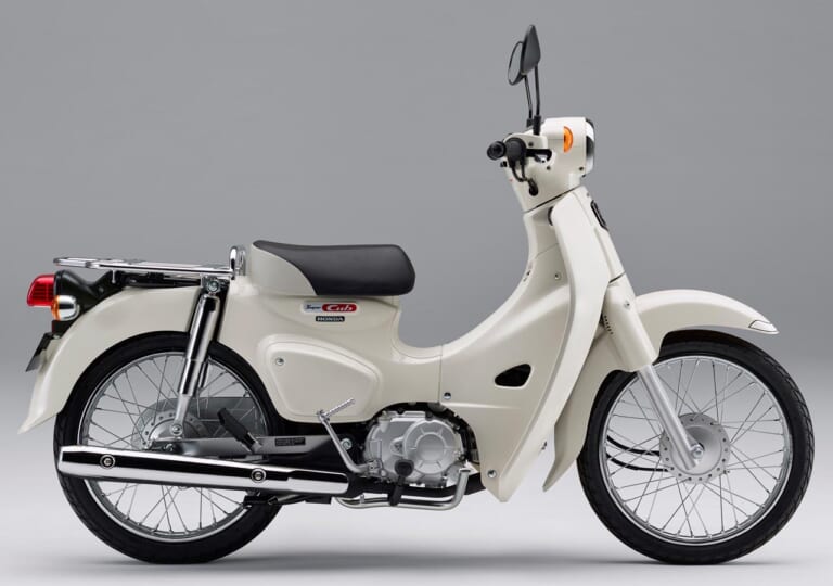 ホンダ スーパーカブ110|岡崎静夏のスーパーカブ110 『天気の子』試乗インプレ【前編|オシャレに乗れるカブ】