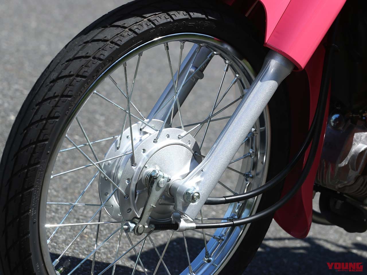 |岡崎静夏のスーパーカブ110 『天気の子』試乗インプレ【後編|思い通りに操れるのが魅力】