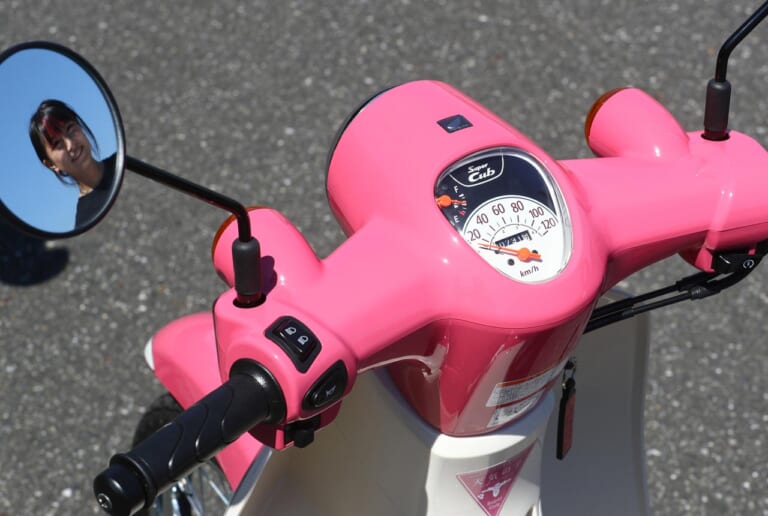 岡崎静夏のスーパーカブ110 『天気の子』試乗インプレッション|岡崎静夏のスーパーカブ110 『天気の子』試乗インプレ【後編|思い通りに操れるのが魅力】