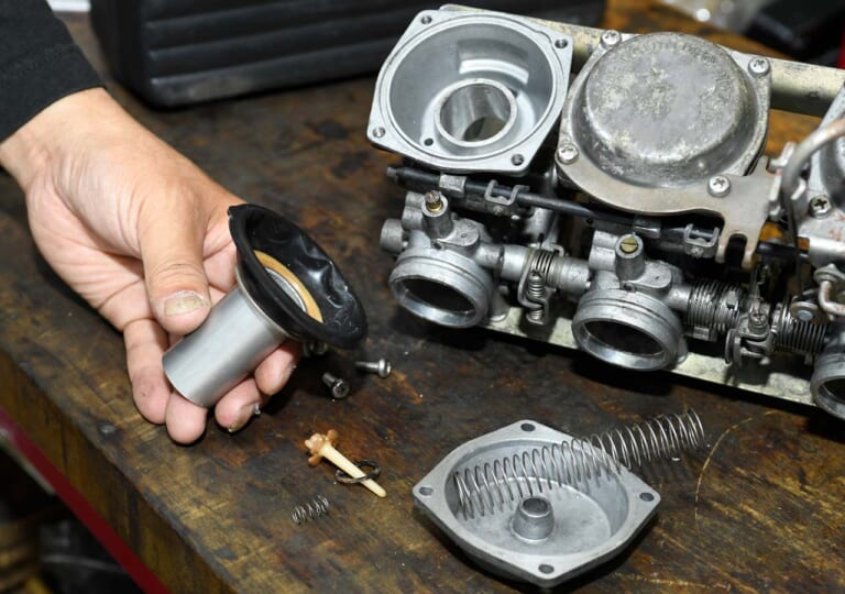 スズキGSX1100Sカタナ完調術〈プロに学ぶ'80s神名車メンテナンス〉|プロに学ぶスズキGSX1100Sカタナ完調術#2〈ウィークポイント解説〉