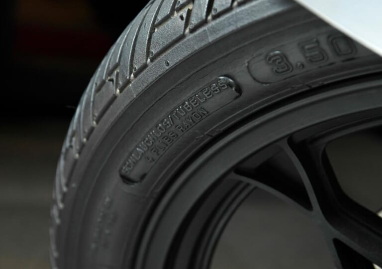 スズキGSX1100Sカタナ完調術〈プロに学ぶ'80s神名車メンテナンス〉|プロに学ぶスズキGSX1100Sカタナ完調術#2〈ウィークポイント解説〉