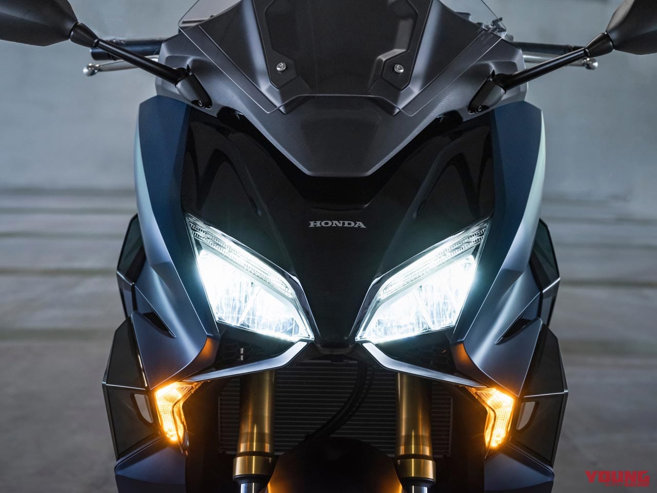 |’21ホンダ新型フォルツァ750はX-ADVベースに電脳フルパック【中身はがっつりGT】