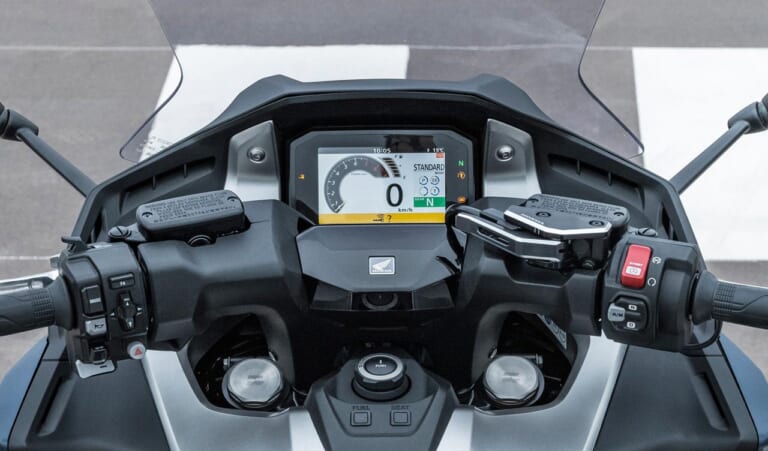 '21ホンダ新型フォルツァ750はX-ADVベースに電脳フルパック|’21ホンダ新型フォルツァ750はX-ADVベースに電脳フルパック【中身はがっつりGT】