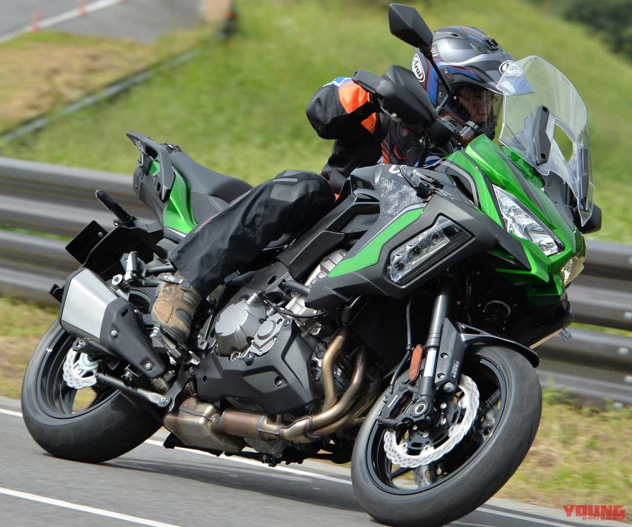 カワサキ ヴェルシス1000SE/SE+|新車バイクラインナップ|大型アドベンチャークラス|カワサキ2021新車バイクラインナップ〈大型アドベンチャークラス〉ヴェルシス1000SE/SE+