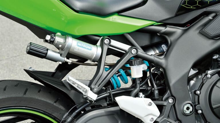 ニンジャZX-25Rカスタム最前線〈リヤサス〉ナイトロンR3シリーズ試用インプレッション|ニンジャZX-25Rカスタム最前線〈リヤサス〉ナイトロンR3シリーズ試用インプレッション