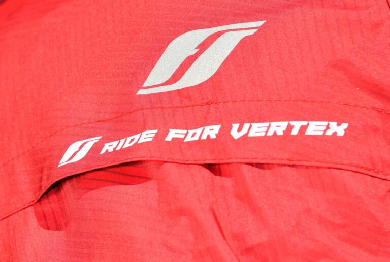 フラッグシップ イノベーティブストレッチ レインスーツ|FRS-2020|快適な高機能3レイヤーを手頃なプライスで実現したレインスーツ〈フラッグシップ〉