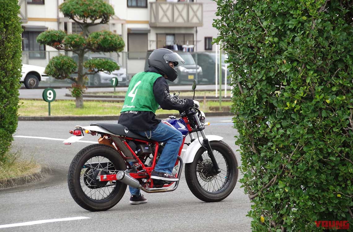 |開催が続く埼玉県の高校生向けバイク講習【右直と出合い頭事故の状況をコース上に再現】
