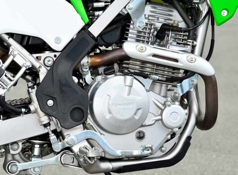 とにかく遊べる軽二輪!カワサキKLX230試乗インプレ|とにかく遊べる軽二輪!カワサキKLX230試乗インプレ【新車プレゼントキャンペーン実施中】