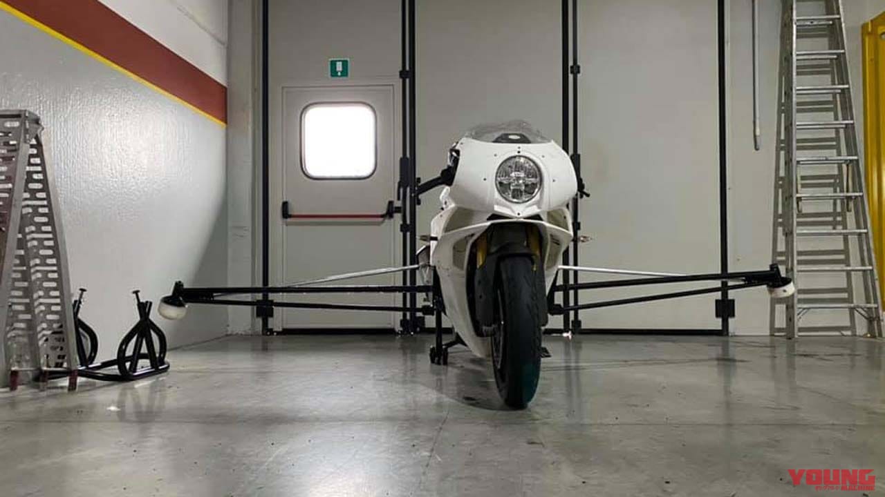 |カワサキ×ビモータ第2弾! ニンジャ1000SXのエンジンを搭載する「KB4」の姿をキャッチ