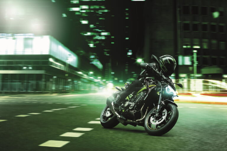 KAWASAKI Z900｜最新相場もわかる! 人気バイク歴代モデル図鑑：カワサキZ900【黒1本化の2021年モデル】