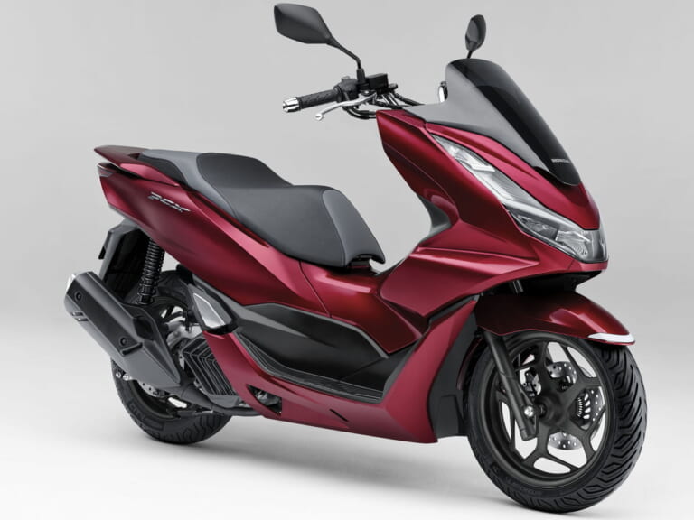 HONDA PCX|定番125ccスクーター! ホンダ「PCX」歴代モデル図鑑【2021年モデル:トラコン/USBソケットで利便性UP】