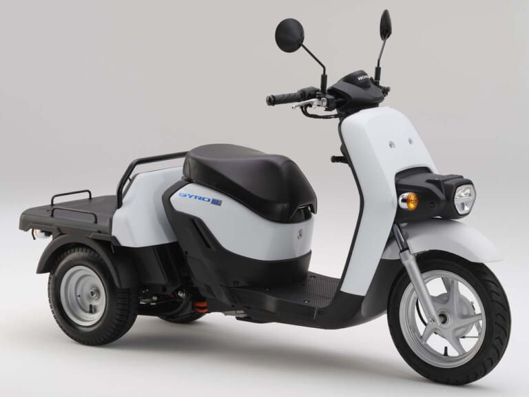 ホンダが新型の電動3輪「ジャイロe：」と屋根付き「ジャイロ