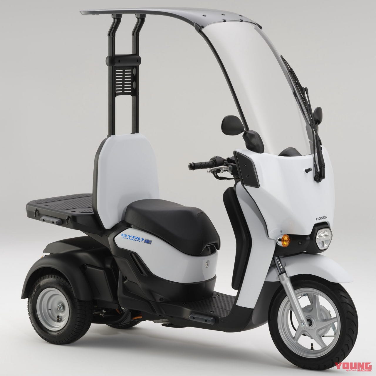 ホンダが新型の電動3輪 ジャイロe と屋根付き ジャイロキャノピーe を正式発表 Webヤングマシン 最新バイク情報 ホンダが新型の電動3輪 ジャイロe と屋根付き ジャイロキャノピーe を正式発表 Webヤングマシン 最新バイク情報
