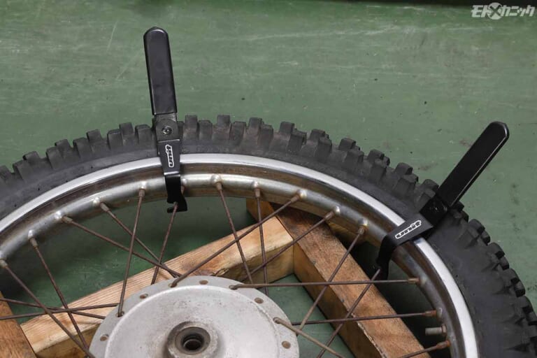 ダートフリーク UNIT ビードホルダー UN-P2604|ダートフリークの特殊工具ワールドが奥深い件【足まわりメンテナンスを効率良く楽しく】