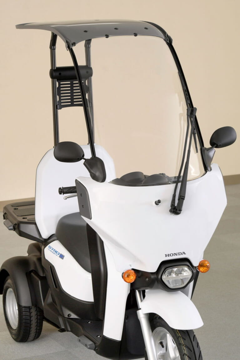 '26 ホンダ ジャイロキャノピーe:|フロントまわり|ホンダ ジャイロe:/キャノピーe: 〈いま国内で買える新型バイクカタログ|原付一種・新基準原付(125-50cc)〉【2026最新版】