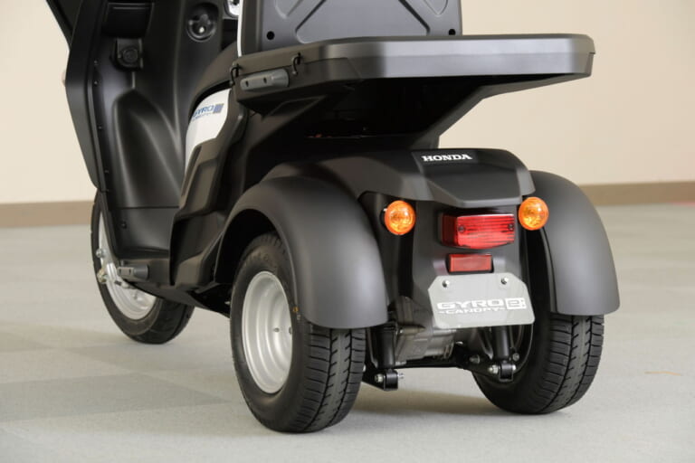 '26 ホンダ ジャイロキャノピーe:|足まわり|ホンダ ジャイロe:/キャノピーe: 〈いま国内で買える新型バイクカタログ|原付一種・新基準原付(125-50cc)〉【2026最新版】